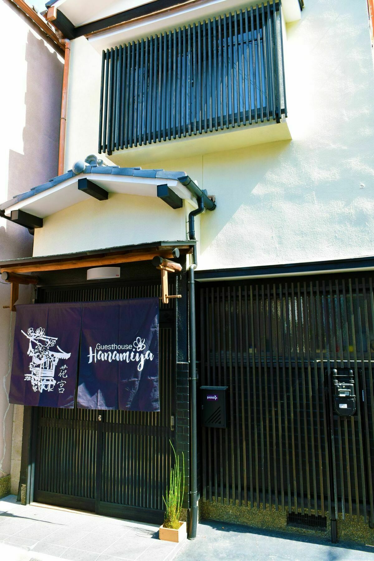 Guesthouse Hanamiya Киото Экстерьер фото